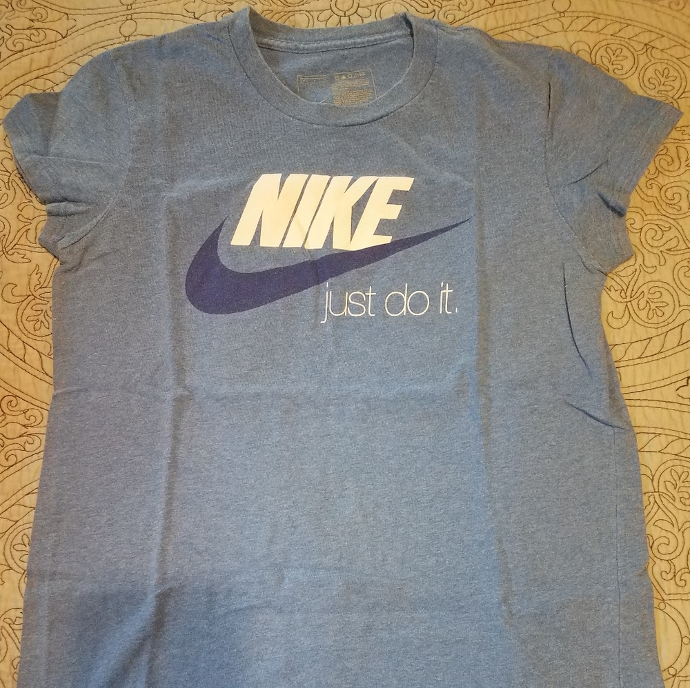 Nike vintage graphic tee